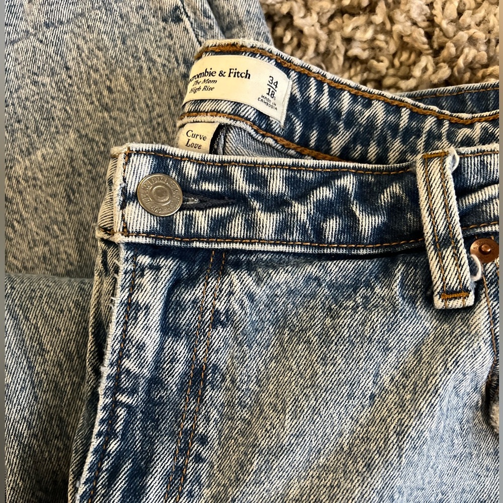 Abercrombie & Fitch Jeans The Mom High Rise size 18s size 34 curve love